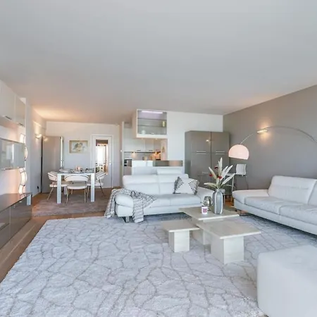 Huswell - Apartment With Stunning Sea View In Middelkerke Exterior photo
