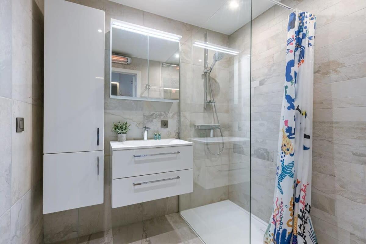 Huswell - With Stunning Sea View In Appartement