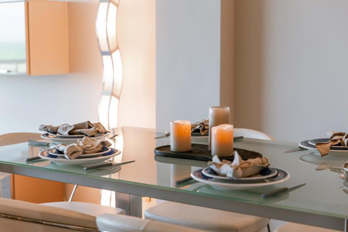 Huswell - With Stunning Sea View In *